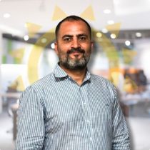 امیر شمس، مشاور املاک باتجربه با ۱۰ سال سابقه، متخصص فروش سریع ملک در کمتر از ۲۴ ساعت در مناطق ۹ و ۱۰ تهران؛ همراهی مطمئن برای فروش سریع.